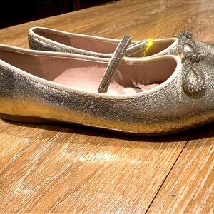 Gold dress shoes, worn a few times, great condition!